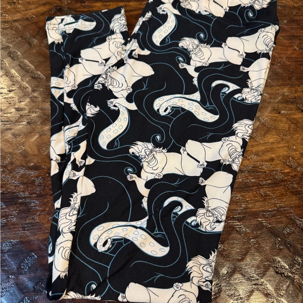 LuLaRoe Black and White Graphic Leggings Ursula